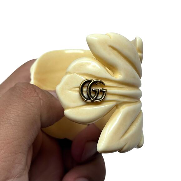 Gucci Leaf Cuff Bracelet - Picture 8 of 16